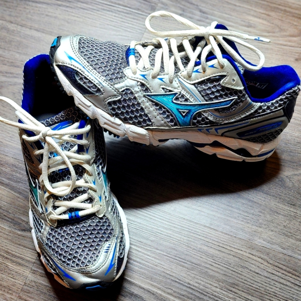 Womens Mizuno wave rider 13